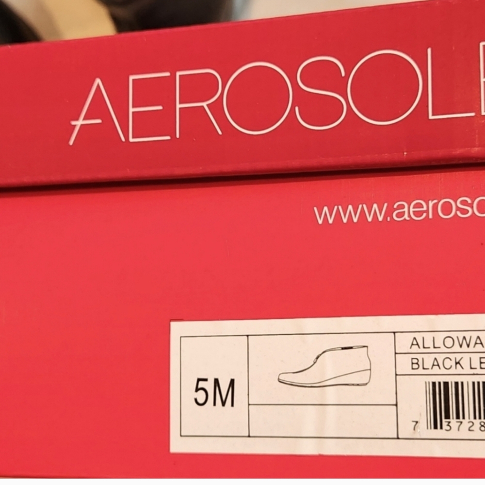 Aerosols Womens Black Leather Booties Size 5M Worn 1X - Picture 4 of 4